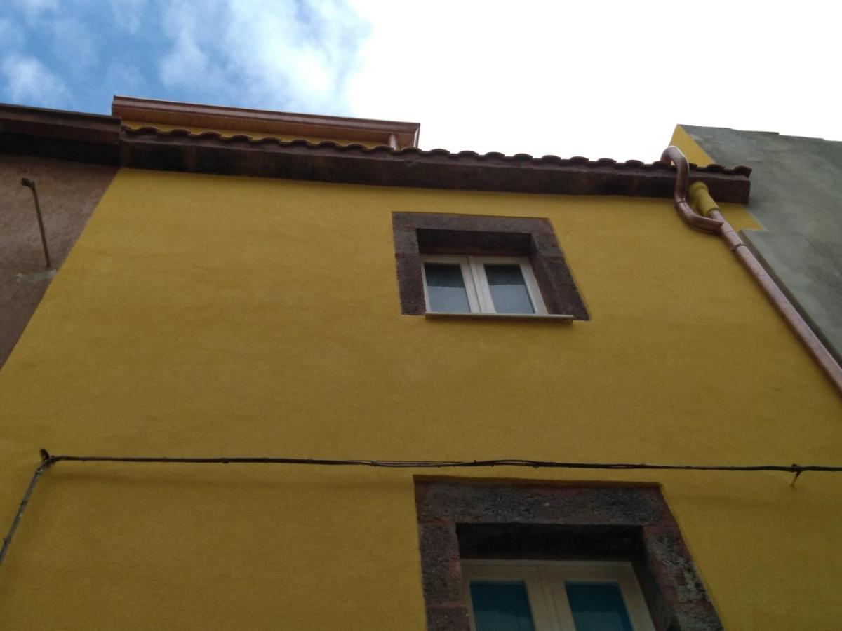 Piccola Casa Di Sardegna Lägenhet Villanova Monteleone Exteriör bild